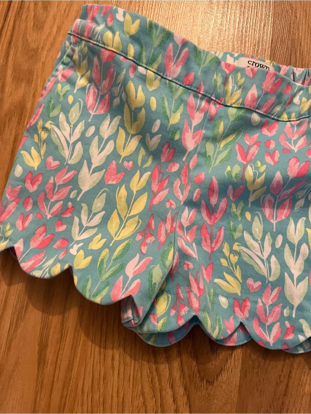 Crown & Ivy Kids Scalloped Hem Floral Print Shorts - Blue/Pink
